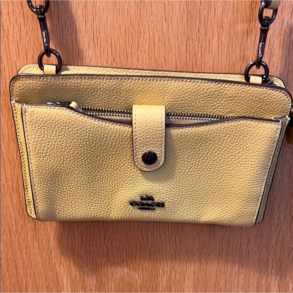 Coach Yellow Leather Crossbody Bag w/ detachable strap and pouch EUC - Picture 4 of 16